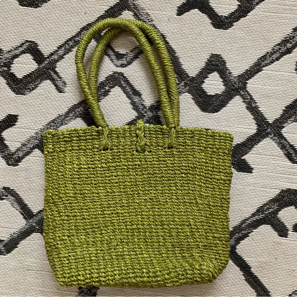 Green Raffia Handbag - Picture 3 of 5